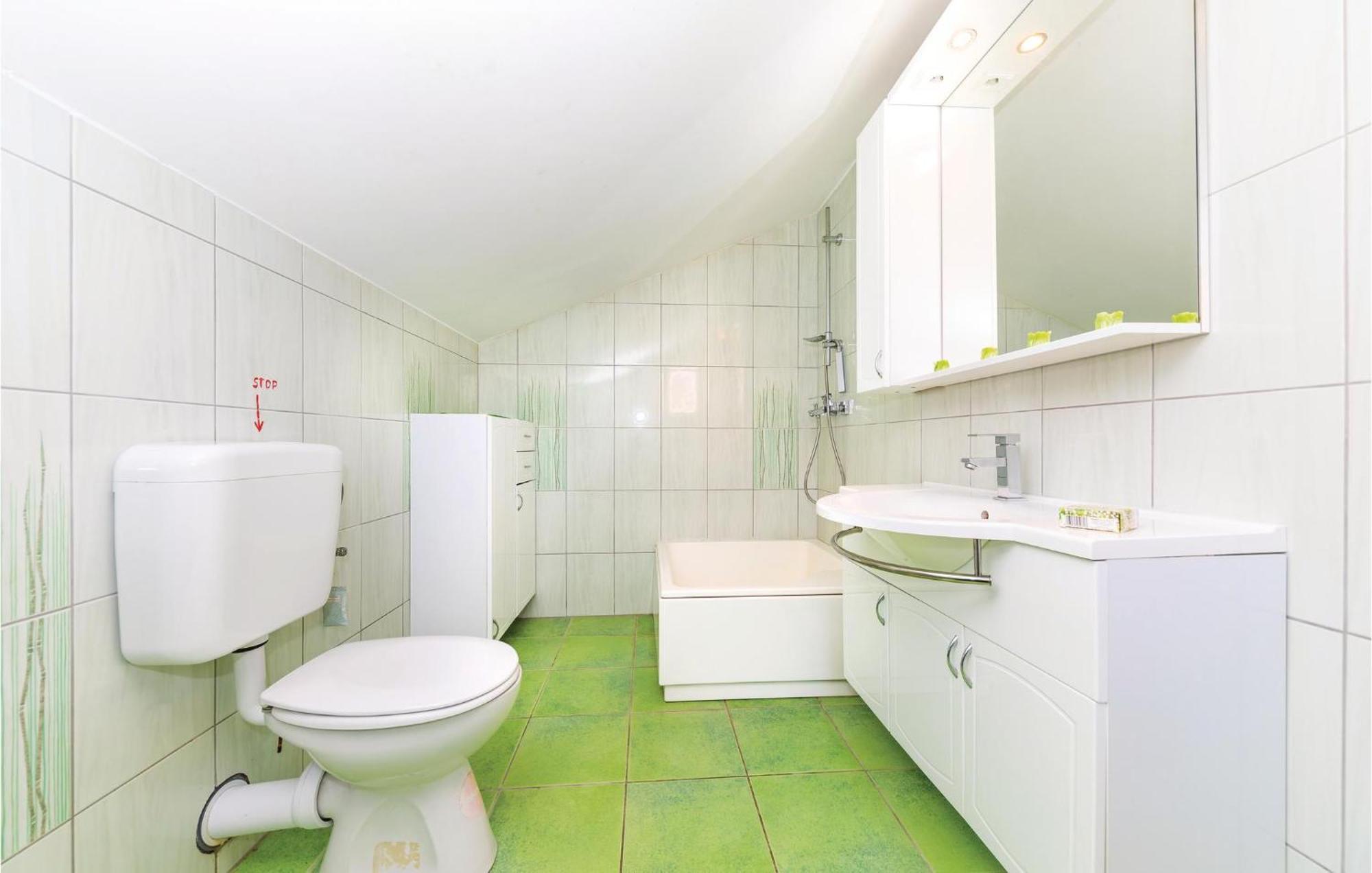 Two-Bedroom Apartment in Seget Vranjica Buitenkant foto